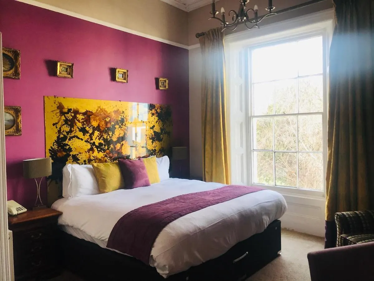 Clarence Court Hotel Cheltenham 4*,  Birleşik Krallık